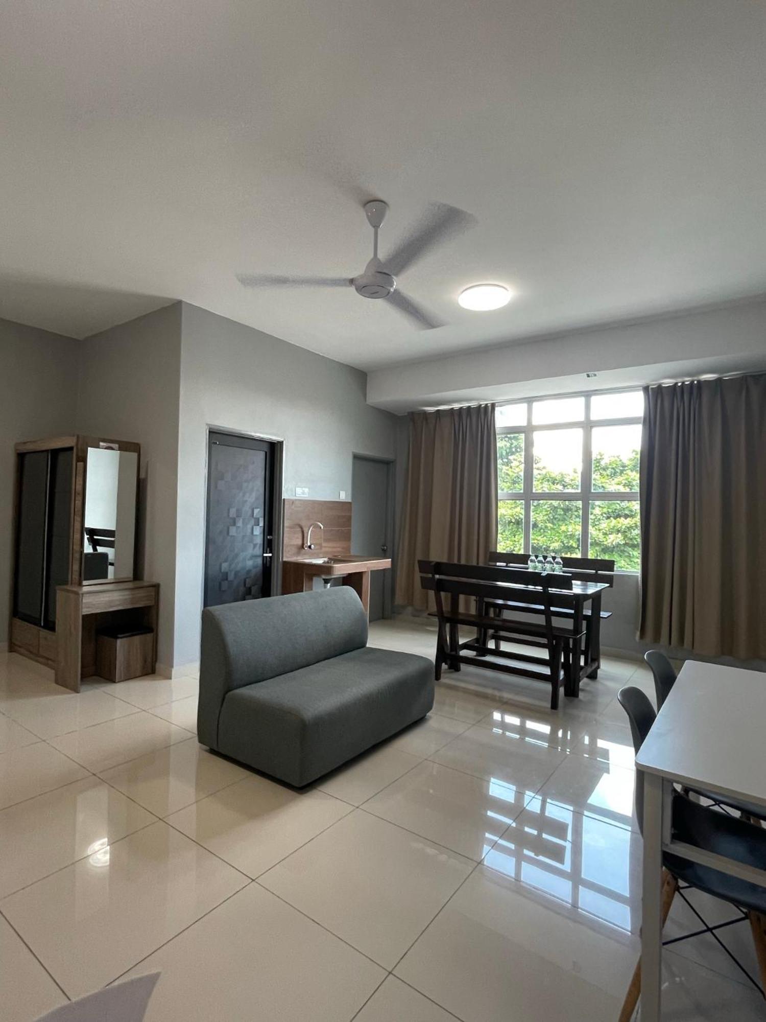 Reno Hotel איפוה מראה חיצוני תמונה